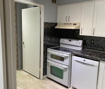 For Lease - 50 Elm Drive Unit# 604, Mississauga, Ontario - Photo 2