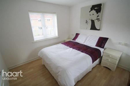 1 bedroom coach house to rent - Photo 5