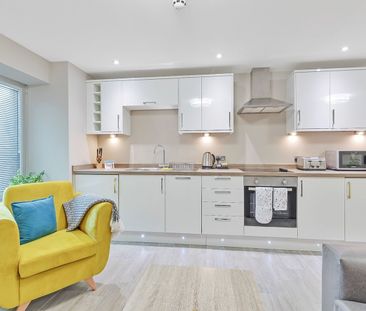 2 Bed Flat, Green Diamond, BN1 - Photo 4
