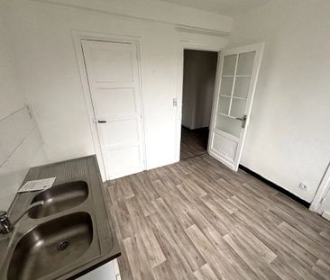 Location Appartement 2 pièces 33m² BOULOGNE SUR MER 62200 - Photo 2