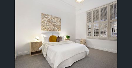 The captivating appeal of a classic terrace - Photo 2