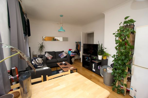 2 Bed Flat, Archway Road, N6 - Photo 1