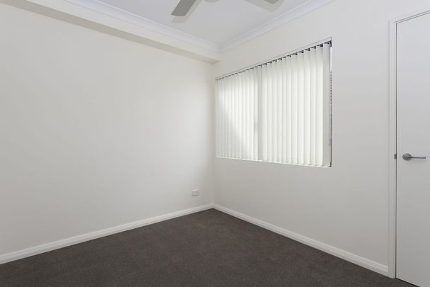 Unit 5, 181 Grand Promenade, Doubleview, WA - Photo 1