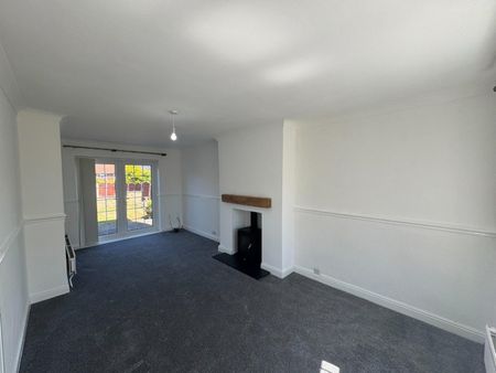 2 bedroom House To Let Total Size: 679 SQ FT - Photo 4