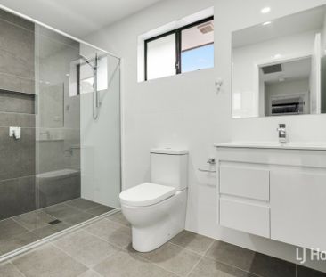 Beautiful 3 Bedroom Townhouse in Riverstone! - Photo 4