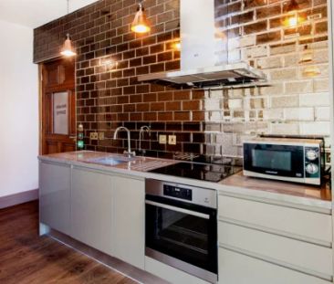 Deluxe Ensuite (3 Bed Flat) - Photo 6