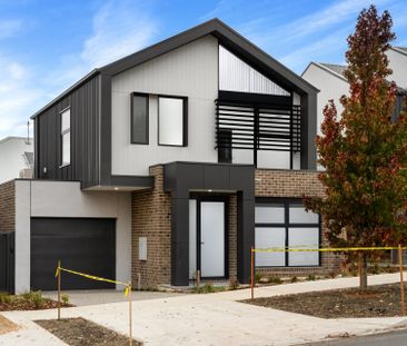 Beautiful Style, Convenience, and Privacy - Photo 2