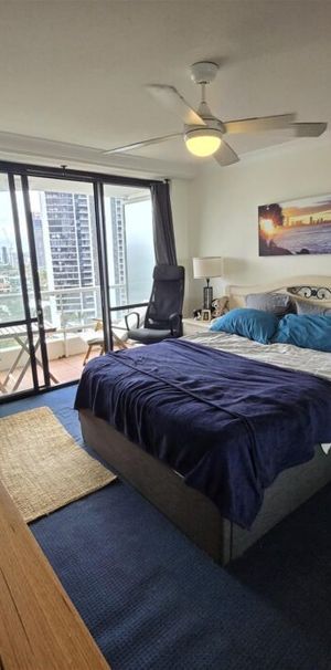 100m2 3 bedroom Central Surfers Paradise unit - Photo 1