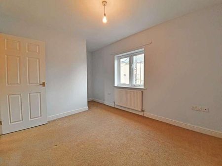 Fairfield Hill, Stowmarket, IP14 - Photo 4