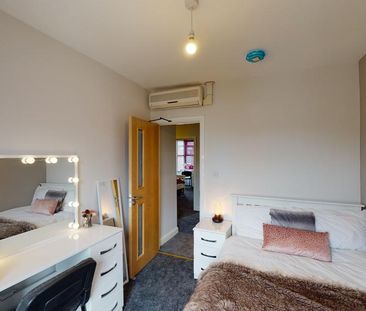 5 bedroom terraced house to rent - Photo 2