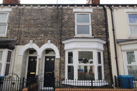 2 bedroom terraced house to rent - Photo 2