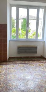 Location appartement ancien 3 pièces 59.9 m² à Berrias-et-Casteljau (07460) - Photo 3