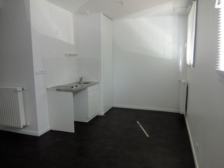 Location Appartement 1 pièce 26m² NANTES 44100 - Photo 2