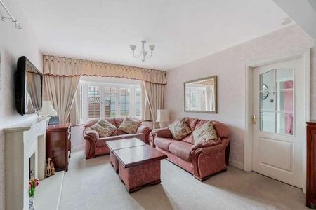 Tattenham Way, Tadworth, KT20 - Photo 4