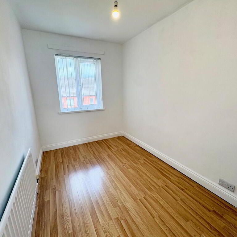 11 Oakley Avenue, Holywood, BT18 9PE - Photo 1