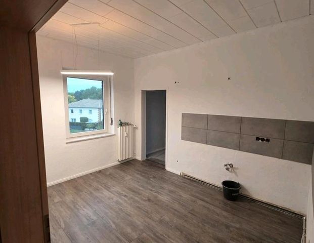 Top renovierte 3 Zi. Wohnung 85m2 in SZ Thiede mit sanierten Bad - Photo 1