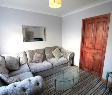 4 bedroom semi-detached house to rent - Photo 5