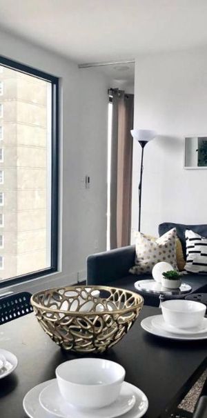 Fully Furnished 2-Bedroom Condo – Downtown Montreal - Photo 1