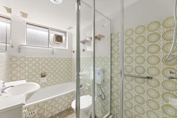 Updated Abode | Ultra Convenience - Photo 1