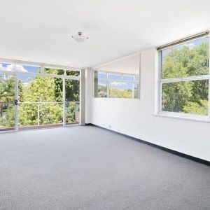 Sunlit Apartment in Quiet Location - Photo 3