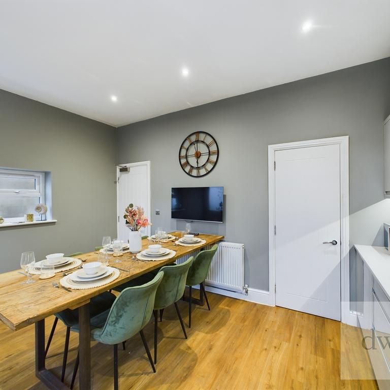 1 bedroom in a house share to rent - Photo 1