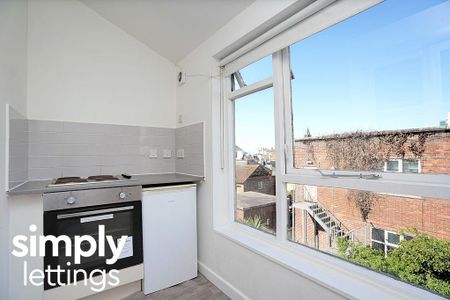 Studio to rent - Photo 2