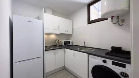 Carrer de Corretger, Barcelona, Catalonia 08003 - Photo 2