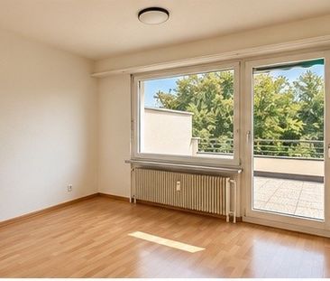 Grosszügige 4.5-ZWG mit Cheminée und weitläufiger Terrasse - Foto 2
