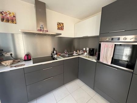 Location Appartement 2 pièces 55m² - Photo 3