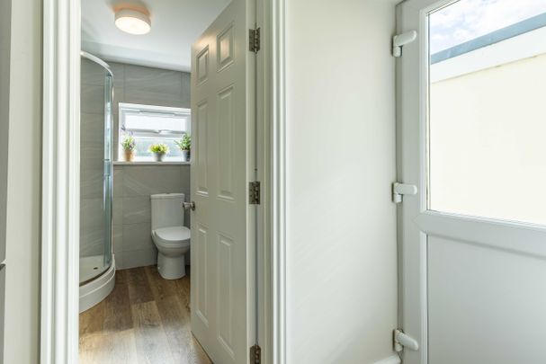 Room 2 - Photo 1