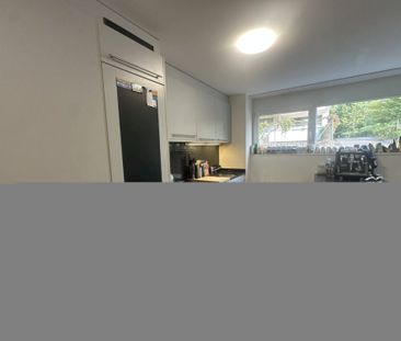 Bel appartement de 2.5 pièces au rez-de-chaussée proche de l’EHL - Photo 1