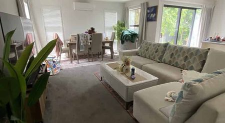 Modern 3-Bedroom Townhouse for Lease - Photo 2