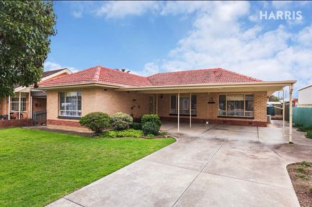 Edwardstown - Photo 2