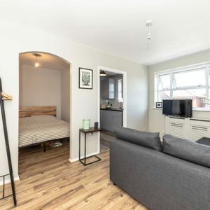 Macmillan Way, SW17 6AS, London - Photo 3