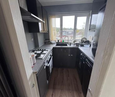 1 bedroom in a house share to rent - Photo 4