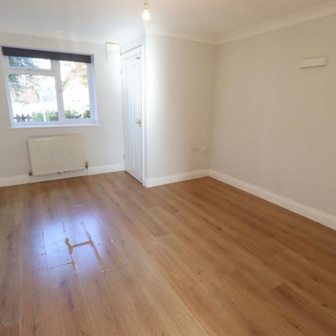 2 bedroom maisonette to rent - Photo 1