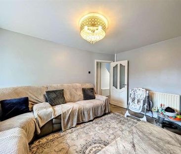 Glastonbury Crescent, Walsall, WS3 - Photo 2