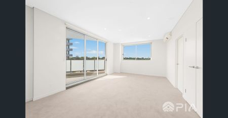Modern Two Bedroom Plus Study Apartment in Merrylands - Photo 2