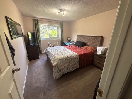 For Lease - 6335 Plowmans Drive, Mississauga, Ontario - Photo 4