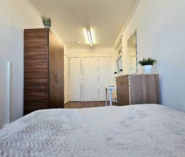 Room in a Shared Flat, Brodick House, E3 - Photo 1