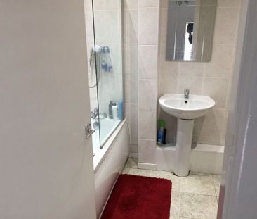 Room in a Shared Flat, Richmond Grove, M13 - Photo 6