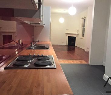 RECENTLY RENOVATED TERRACE - WALK TO KING ST - Photo 3