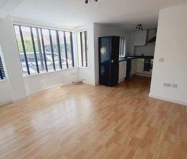2 bedroom ground floor flat to rent - Photo 1