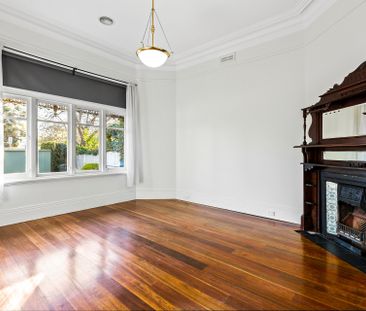 Victorian home in sought-after location - Photo 3