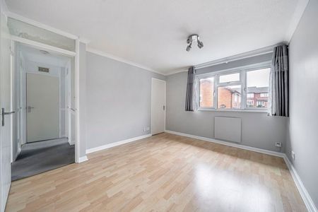 Little Thatch, Godalming, Surrey, GU7 - Photo 3