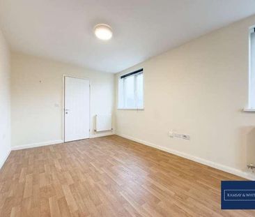 Griffiths House, Cefn Coed, Merthyr Tydfil, CF48 - Photo 2