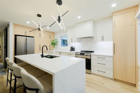 For Lease - 10 Flagstaff Road Unit# Main Floor, Toronto, Ontario - Photo 5