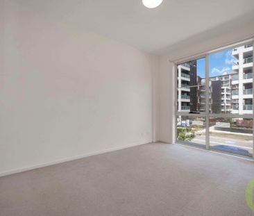 Lakeside Luxury - Photo 6