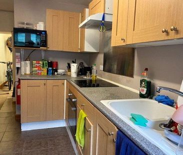 4 bedroom terraced house to rent - Photo 6