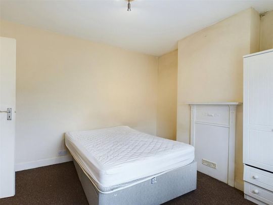 4 bedroom terraced house to rent - Photo 1